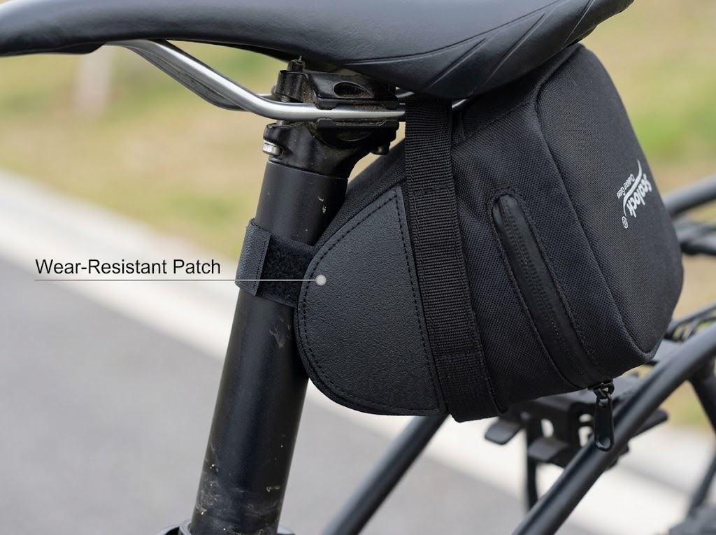Materiály tašek na kola a motocykly – co s nimi dělá cesta